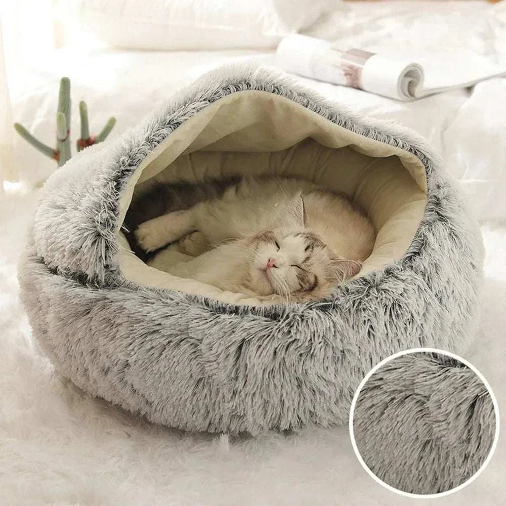 Warm plush round pet bed for cats and small pets, eco-friendly design. Warm Pet Bed