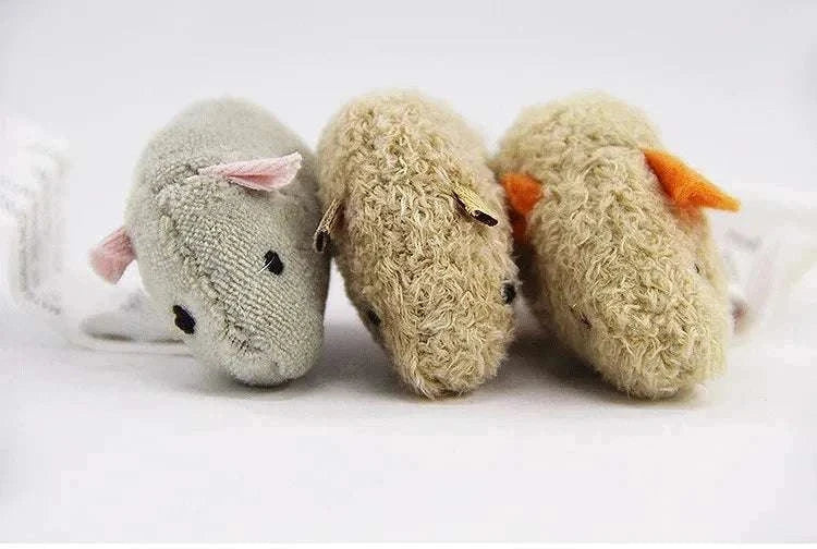 3Pcs plush simulation mouse toys for cats made of cloth from Mainland China.